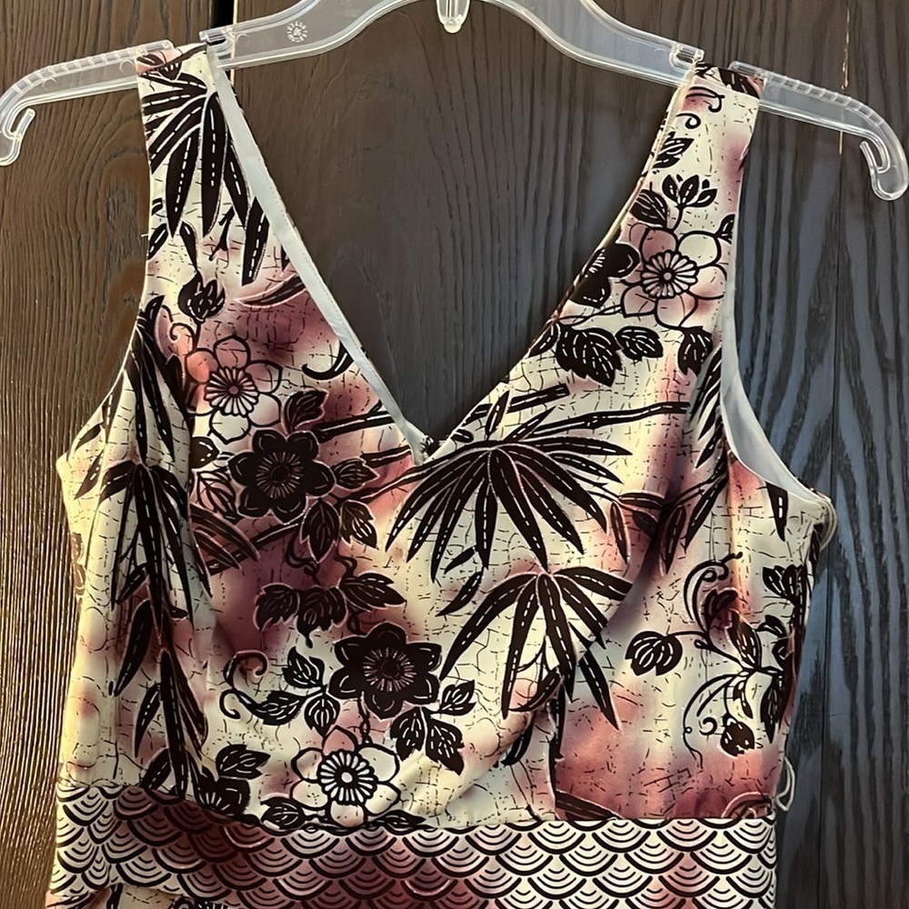 Peck & Peck sleeveless dress. Cream, cranberry and brown patterned. Size 2. - Picture 2 of 13